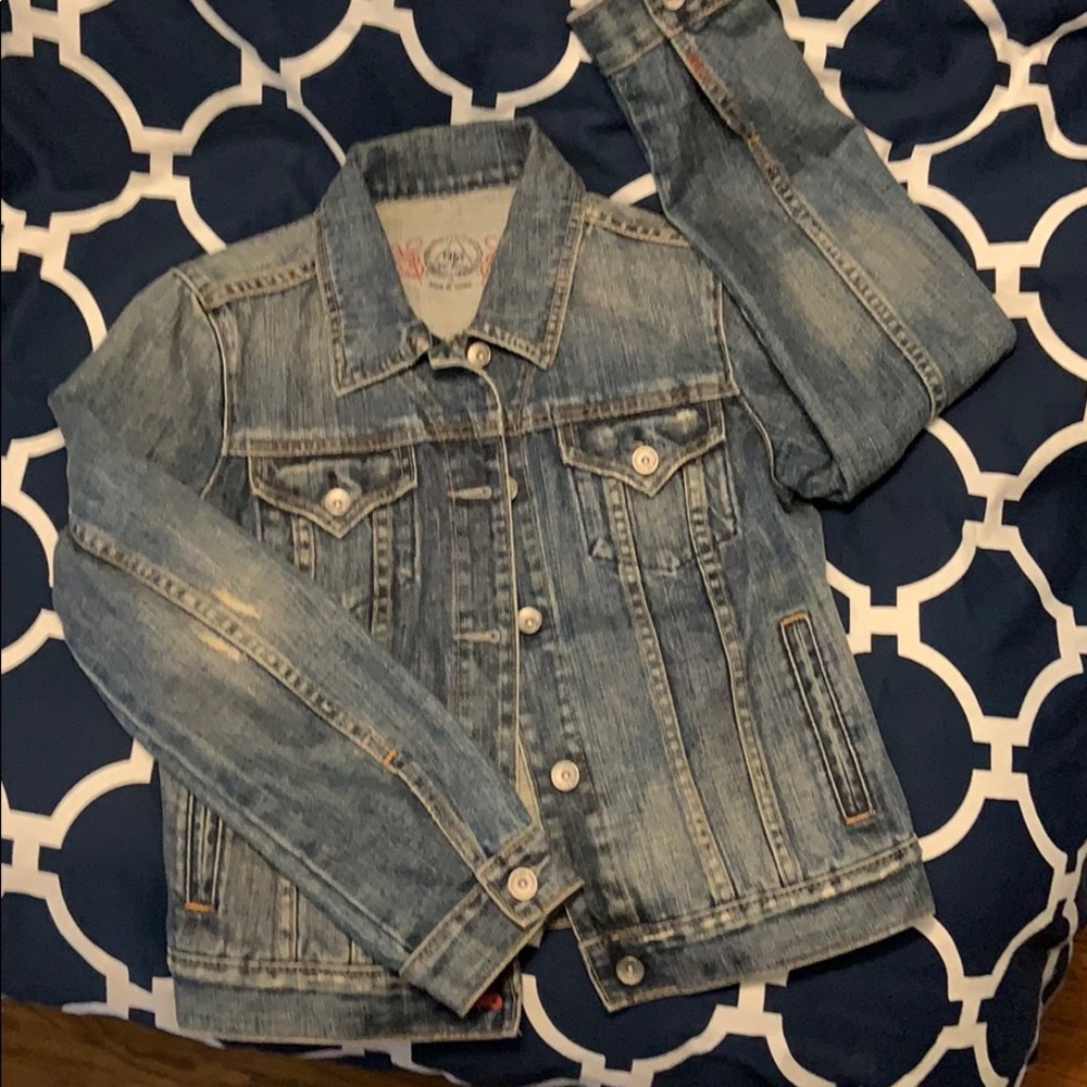 Gap women’s denim jacket. Like new!